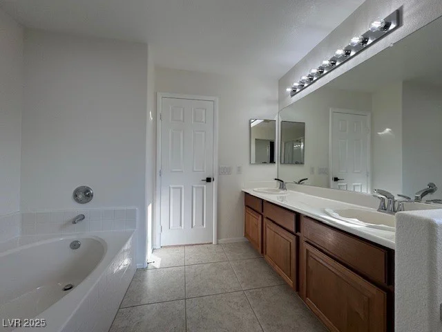 9495 Lenox Crater, Las Vegas, NV 89148
