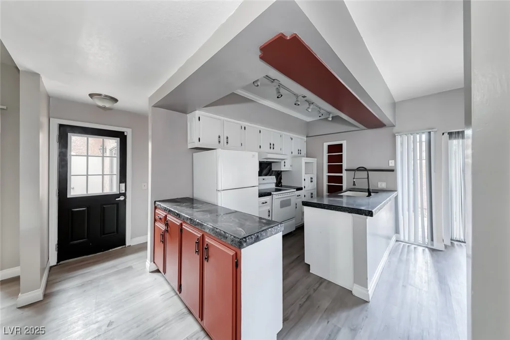 1409 St Louis, Las Vegas, NV 89104
