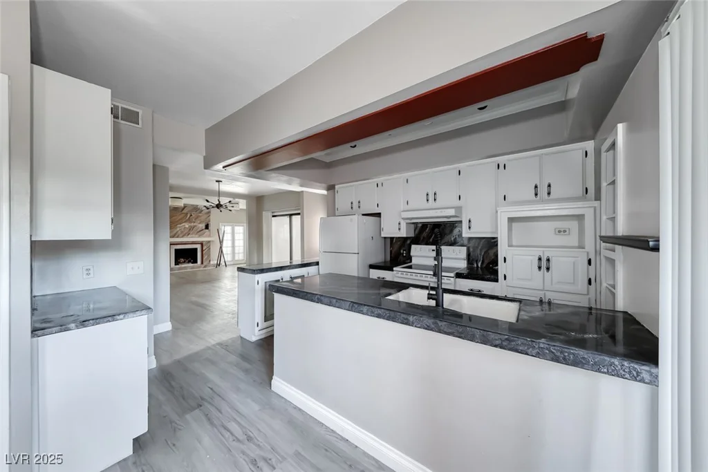 1409 St Louis, Las Vegas, NV 89104