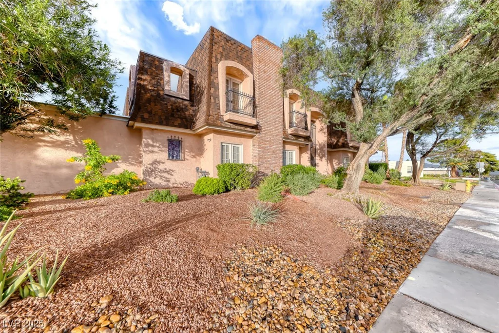 1409 St Louis, Las Vegas, NV 89104