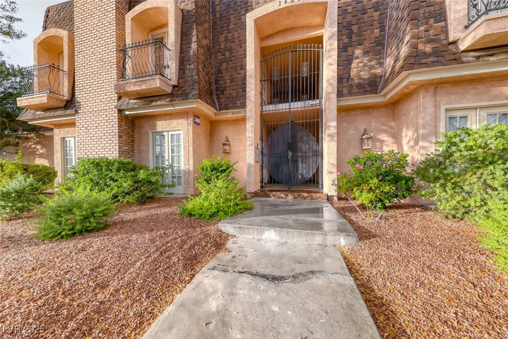 1409 St Louis, Las Vegas, NV 89104
