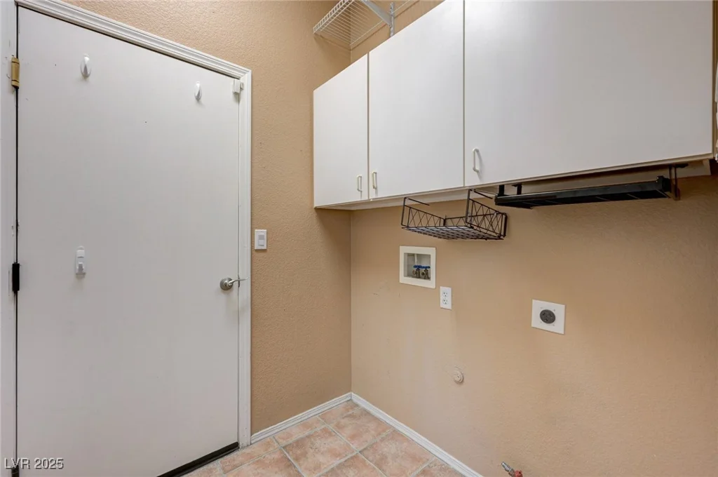 3816 Old Orchard, Las Vegas, NV 89108