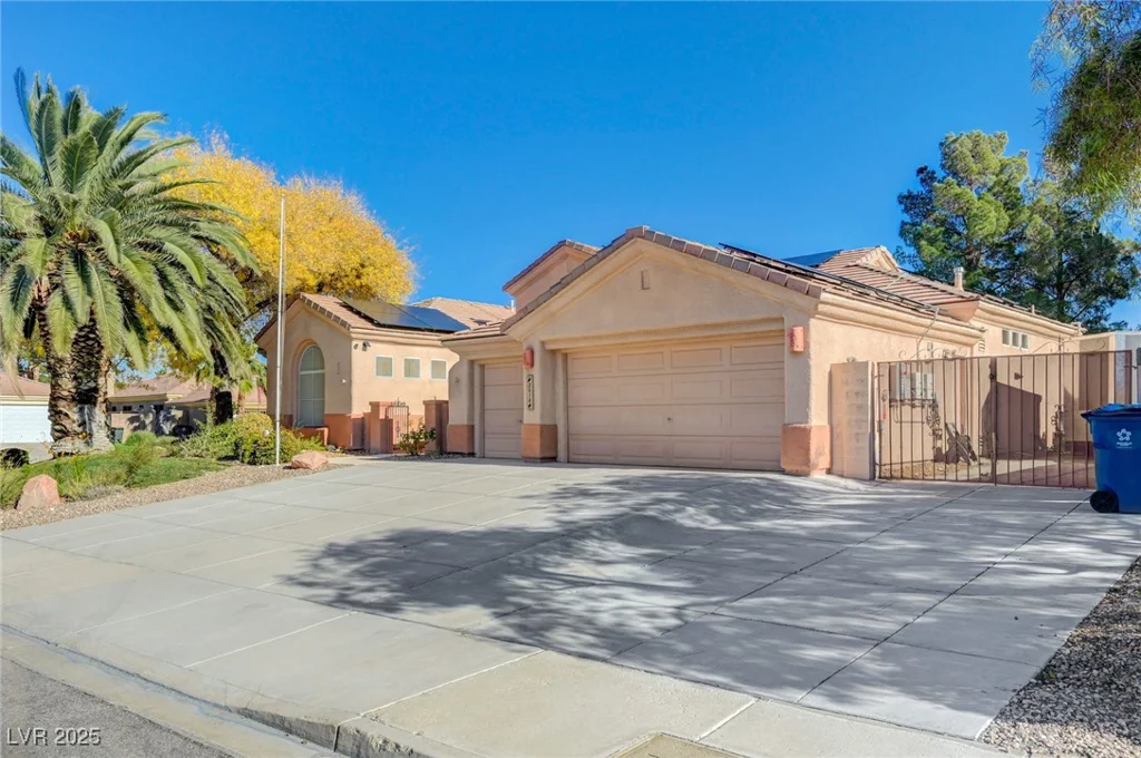 3816 Old Orchard, Las Vegas, NV 89108