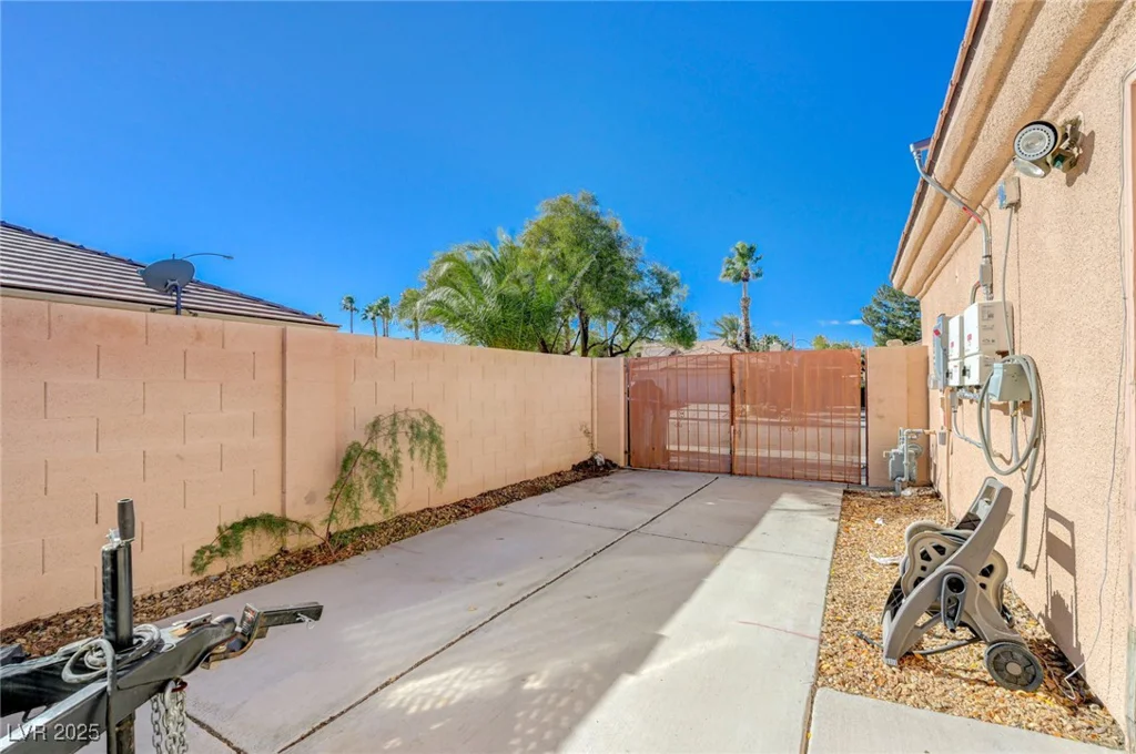 3816 Old Orchard, Las Vegas, NV 89108