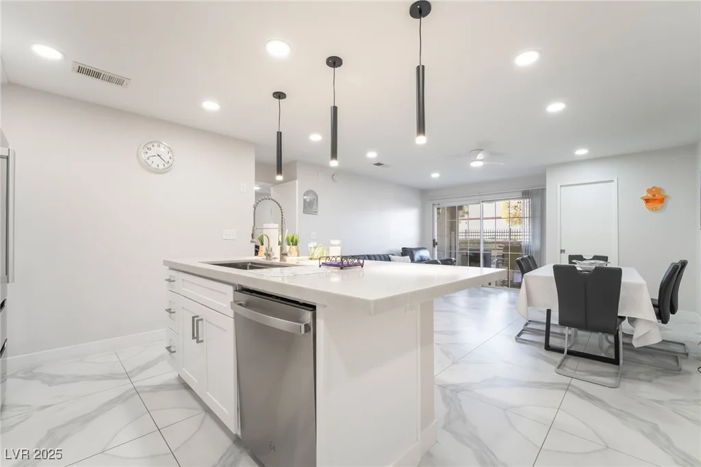 2200 Fort Apache, Las Vegas, NV 89117