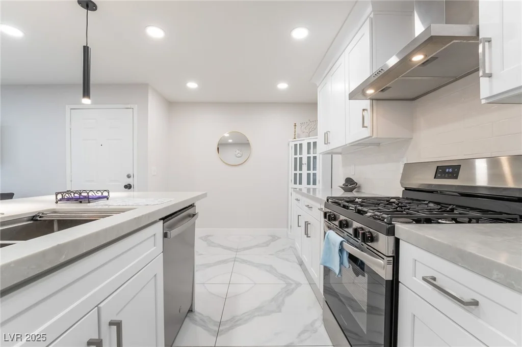2200 Fort Apache, Las Vegas, NV 89117