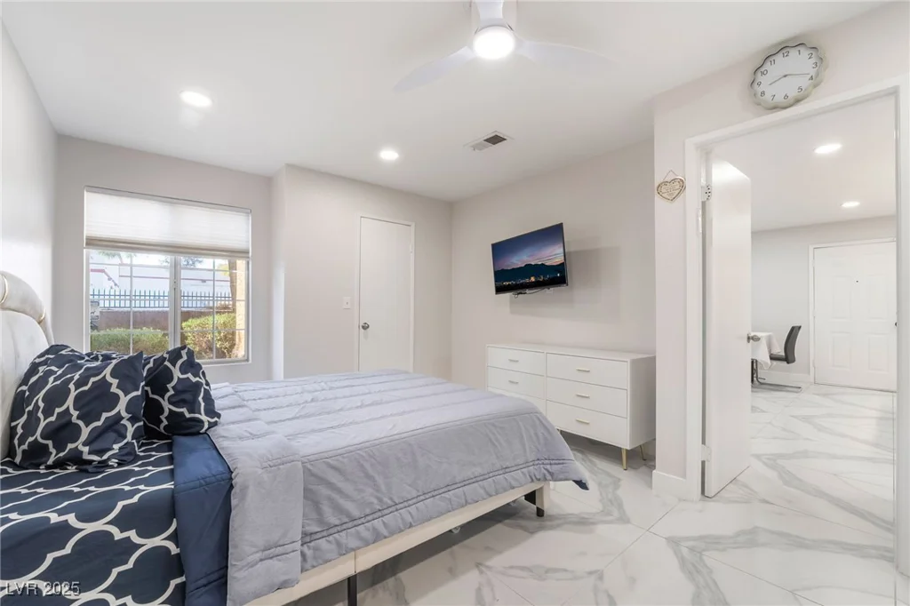 2200 Fort Apache, Las Vegas, NV 89117