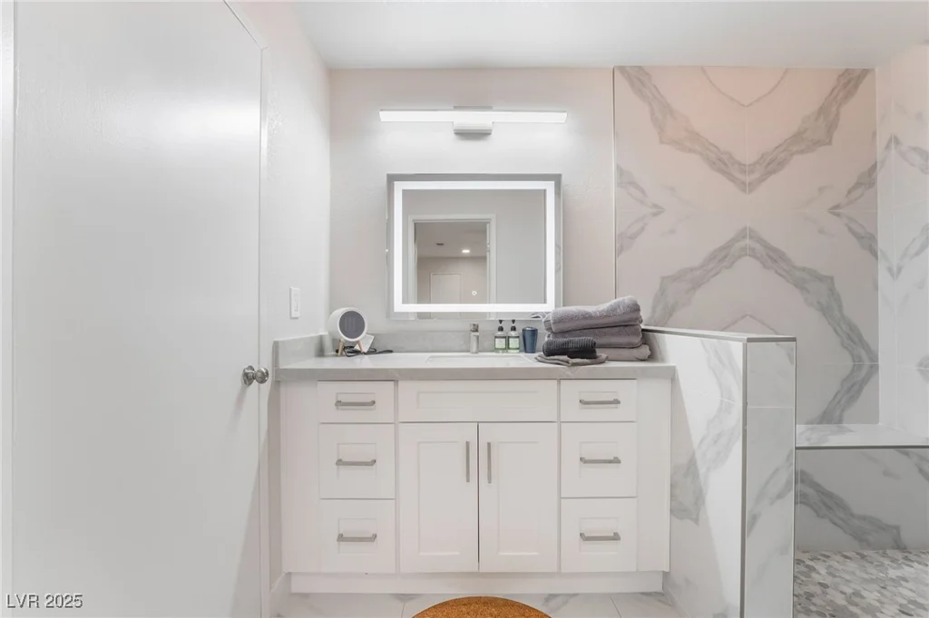 2200 Fort Apache, Las Vegas, NV 89117