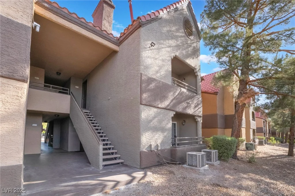 2200 Fort Apache, Las Vegas, NV 89117