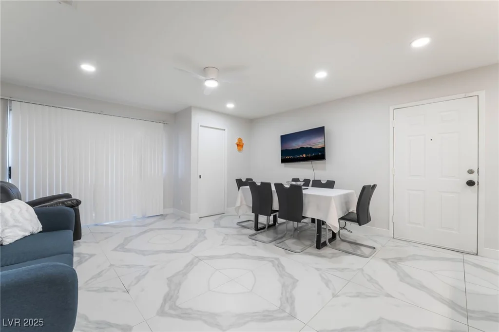 2200 Fort Apache, Las Vegas, NV 89117