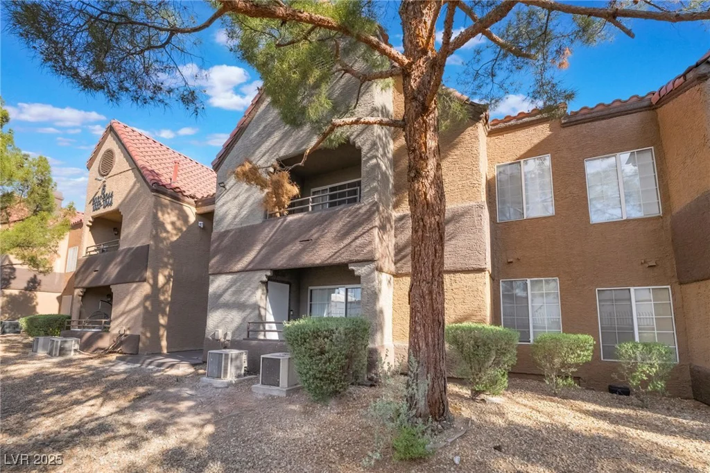 2200 Fort Apache, Las Vegas, NV 89117