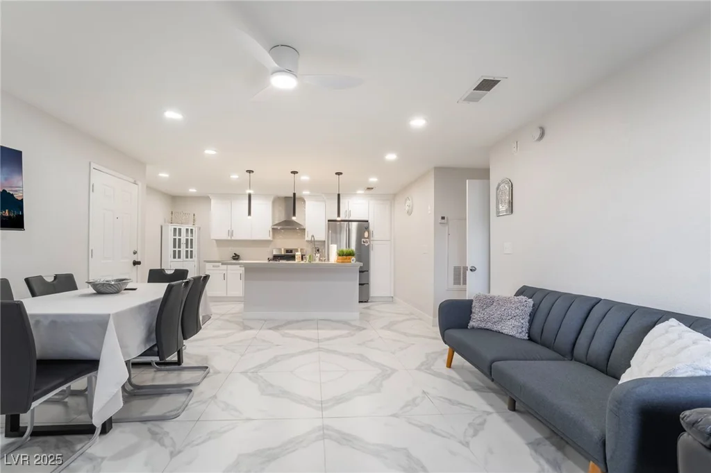 2200 Fort Apache, Las Vegas, NV 89117