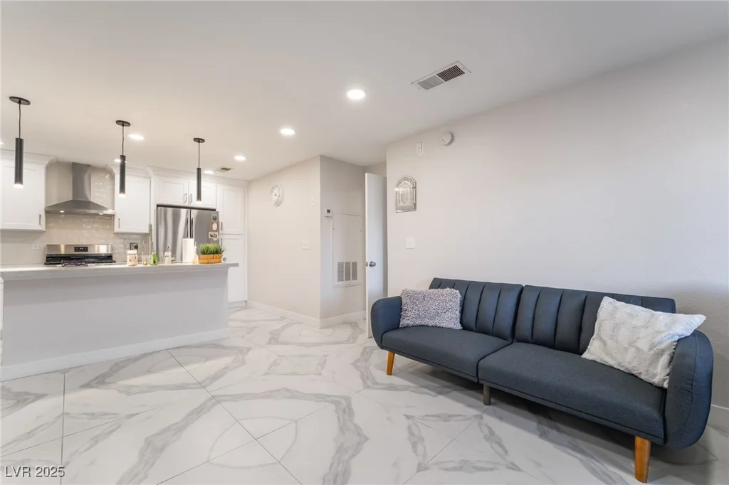 2200 Fort Apache, Las Vegas, NV 89117