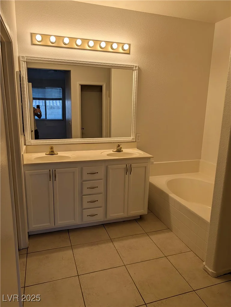 1194 Simms, Henderson, NV 89074