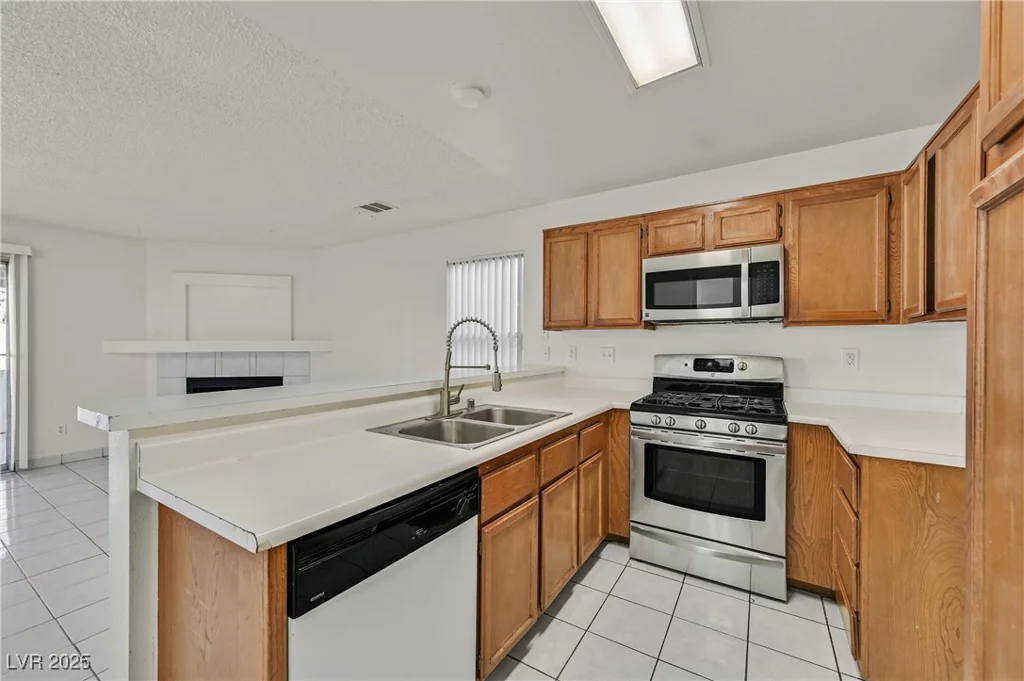 5832 Ballinger, Las Vegas, NV 89142