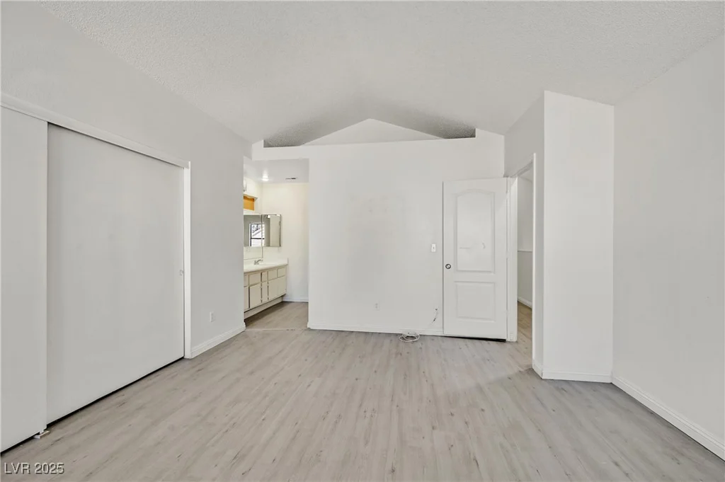 5832 Ballinger, Las Vegas, NV 89142