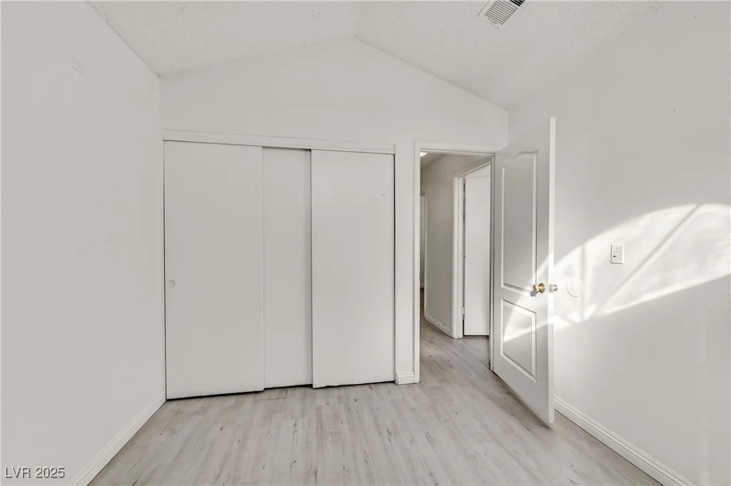 5832 Ballinger, Las Vegas, NV 89142