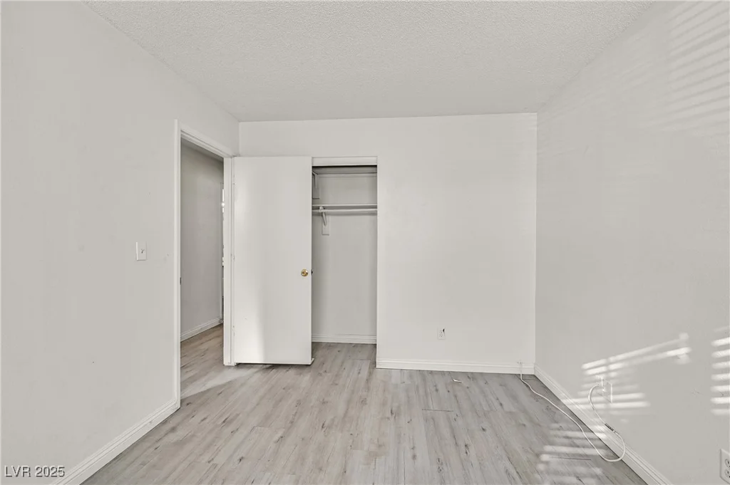 5832 Ballinger, Las Vegas, NV 89142