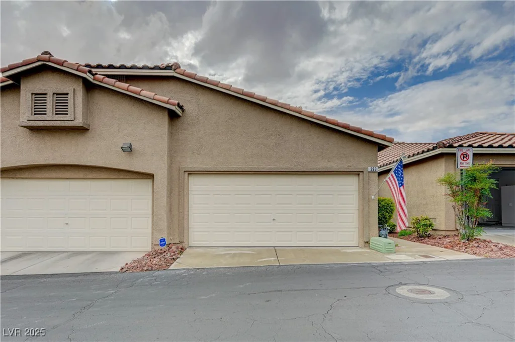 393 Blanca Springs, Henderson, NV 89014