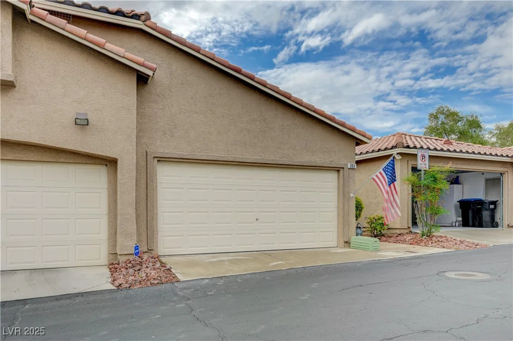 393 Blanca Springs, Henderson, NV 89014