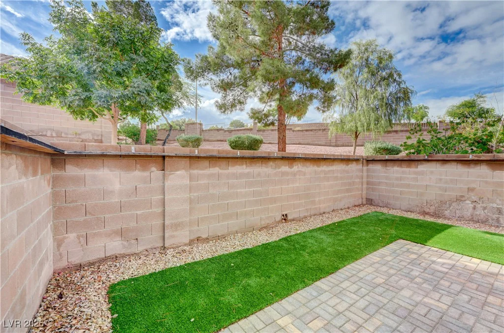393 Blanca Springs, Henderson, NV 89014
