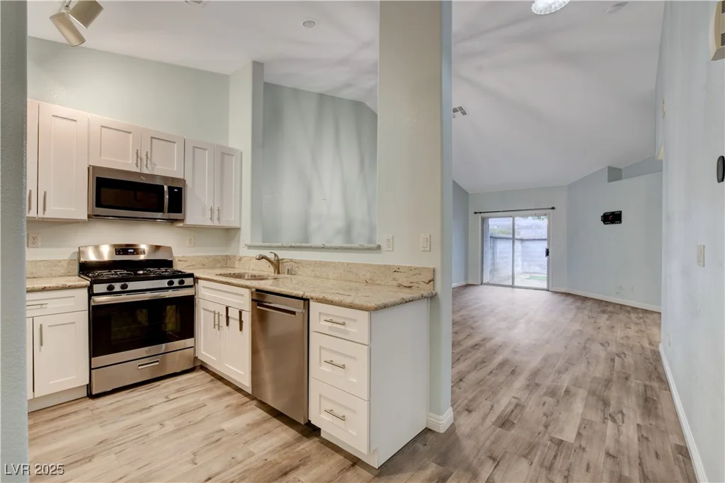 393 Blanca Springs, Henderson, NV 89014