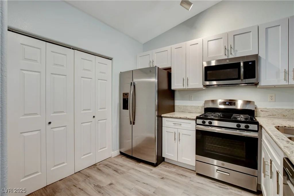 393 Blanca Springs, Henderson, NV 89014