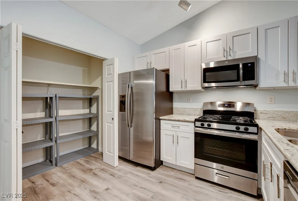 393 Blanca Springs, Henderson, NV 89014