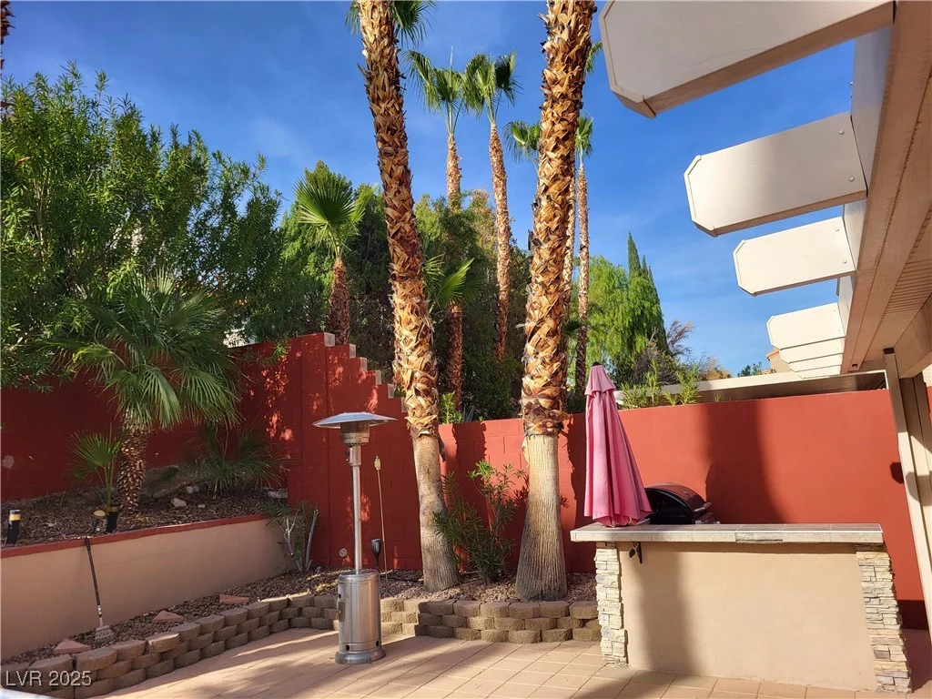 2729 Beachside, Las Vegas, NV 89117