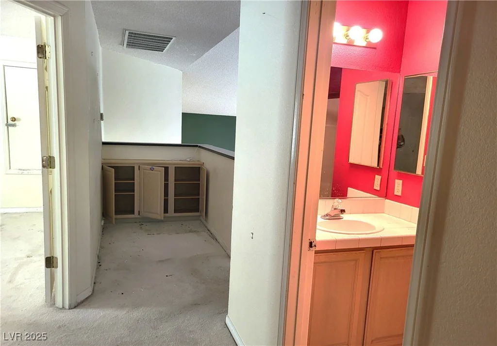2729 Beachside, Las Vegas, NV 89117