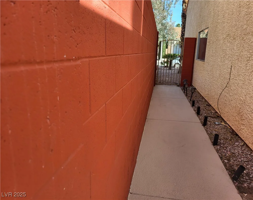 2729 Beachside, Las Vegas, NV 89117