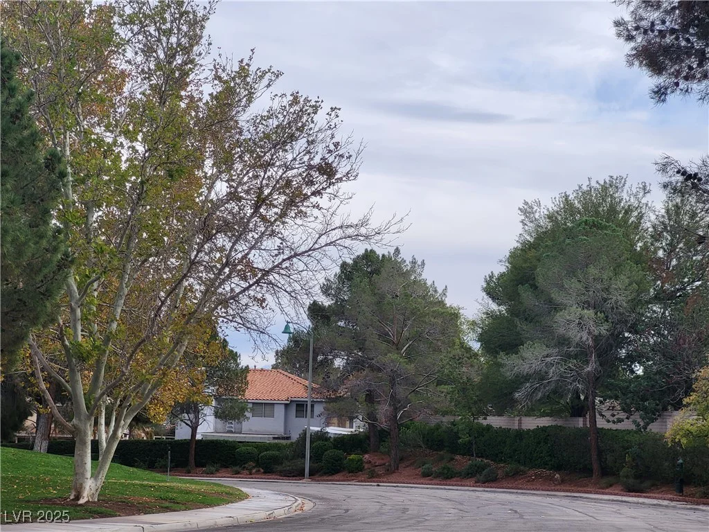 2729 Beachside, Las Vegas, NV 89117