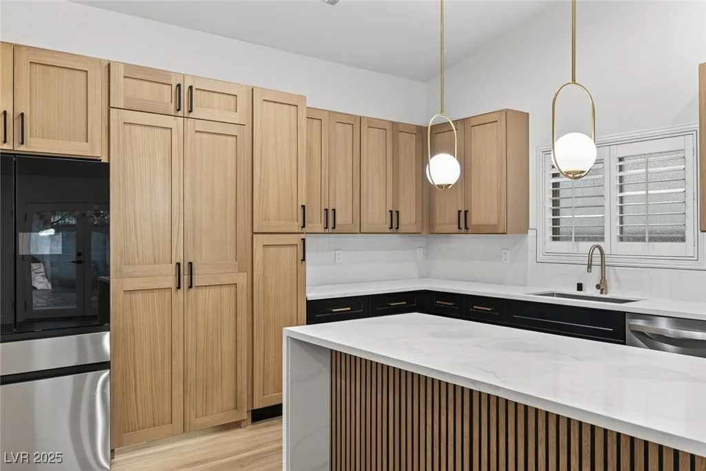 205 Derwent, Las Vegas, NV 89144