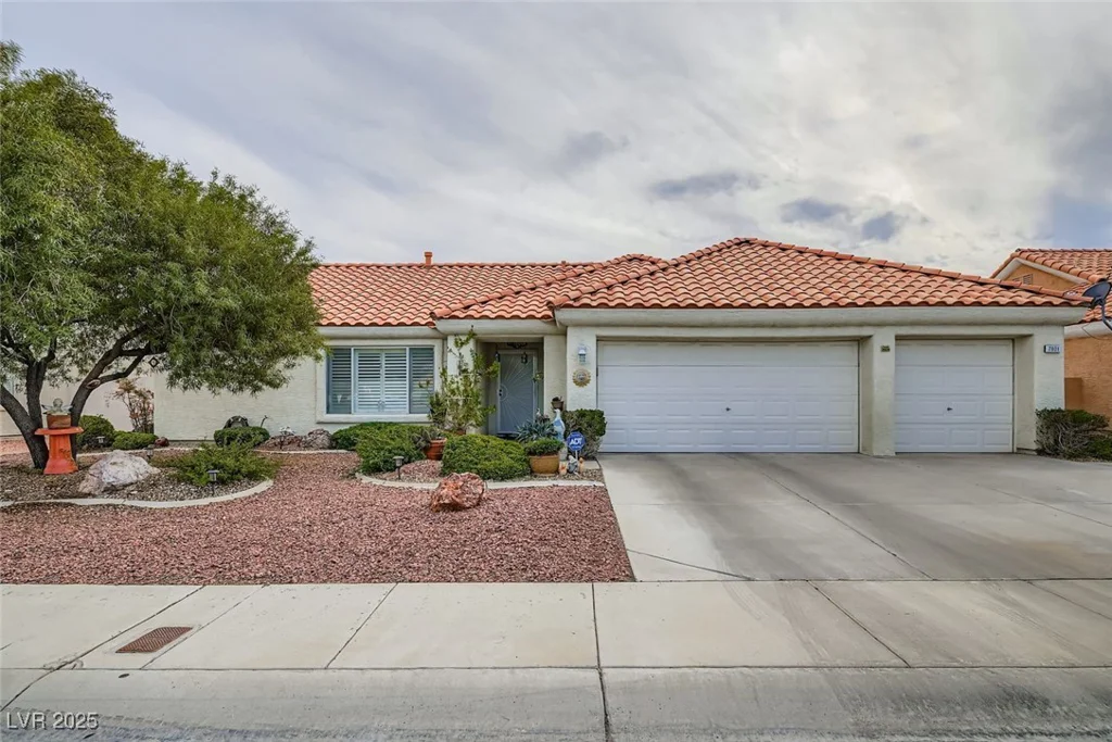 7801 Safari, Las Vegas, NV 89129