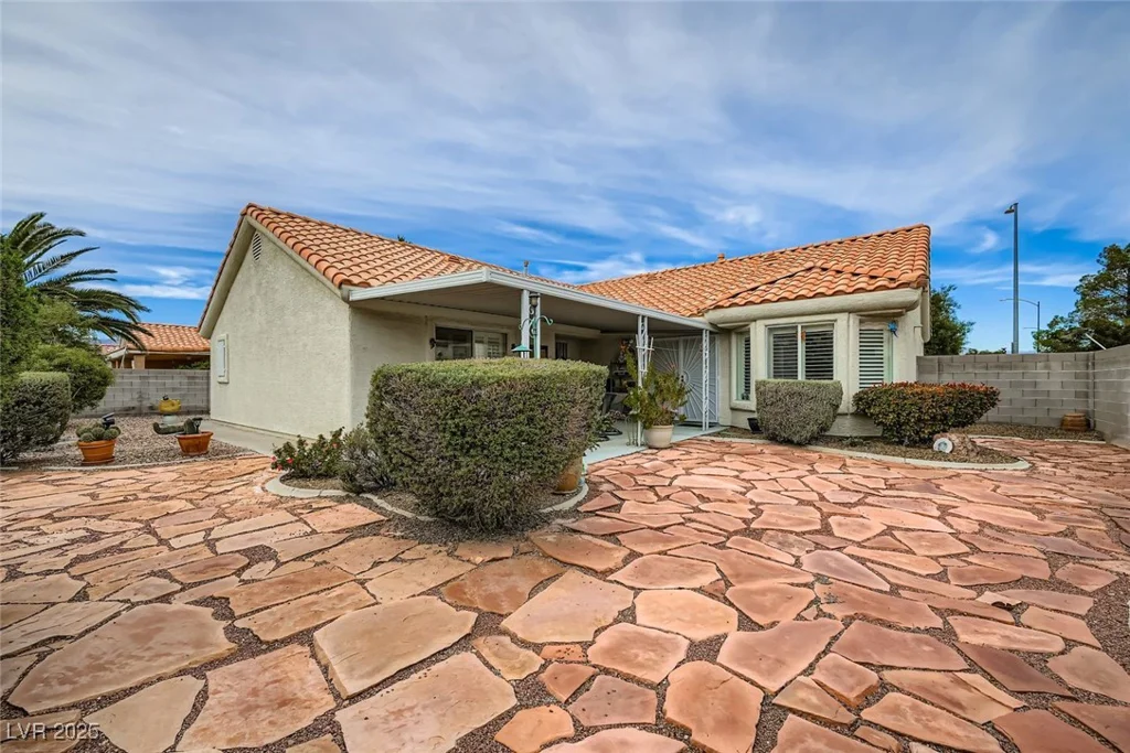7801 Safari, Las Vegas, NV 89129