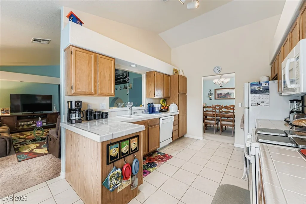 7801 Safari, Las Vegas, NV 89129