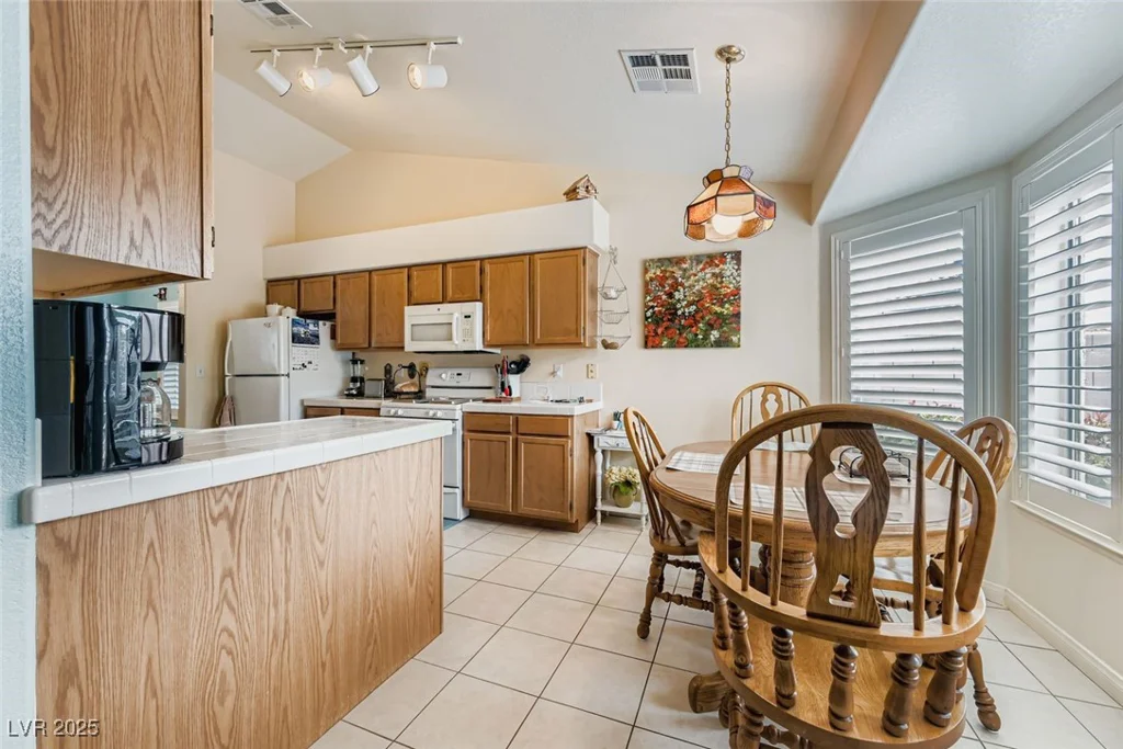 7801 Safari, Las Vegas, NV 89129