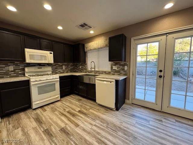 10000 Clear Crystal, Las Vegas, NV 89183