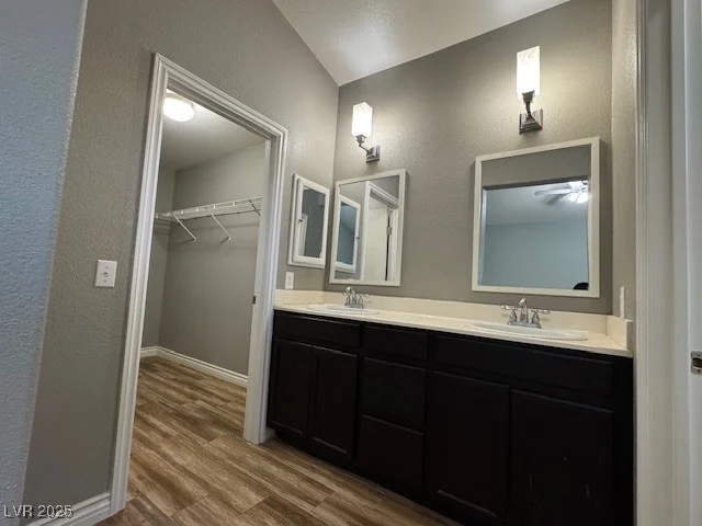 10000 Clear Crystal, Las Vegas, NV 89183