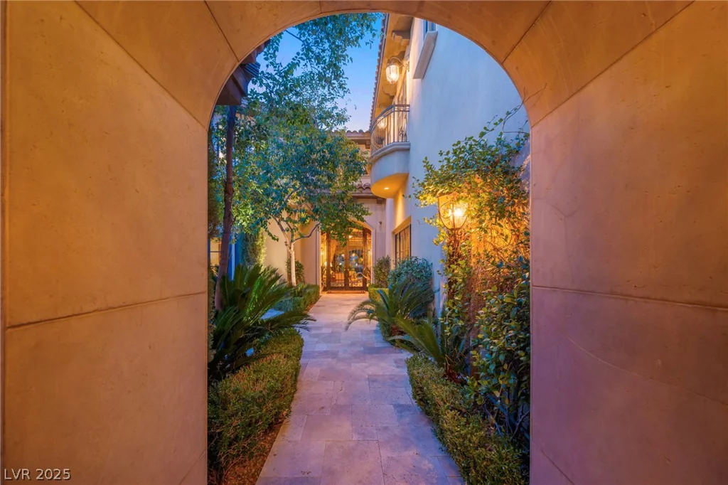 1793 Anelli, Henderson, NV 89012