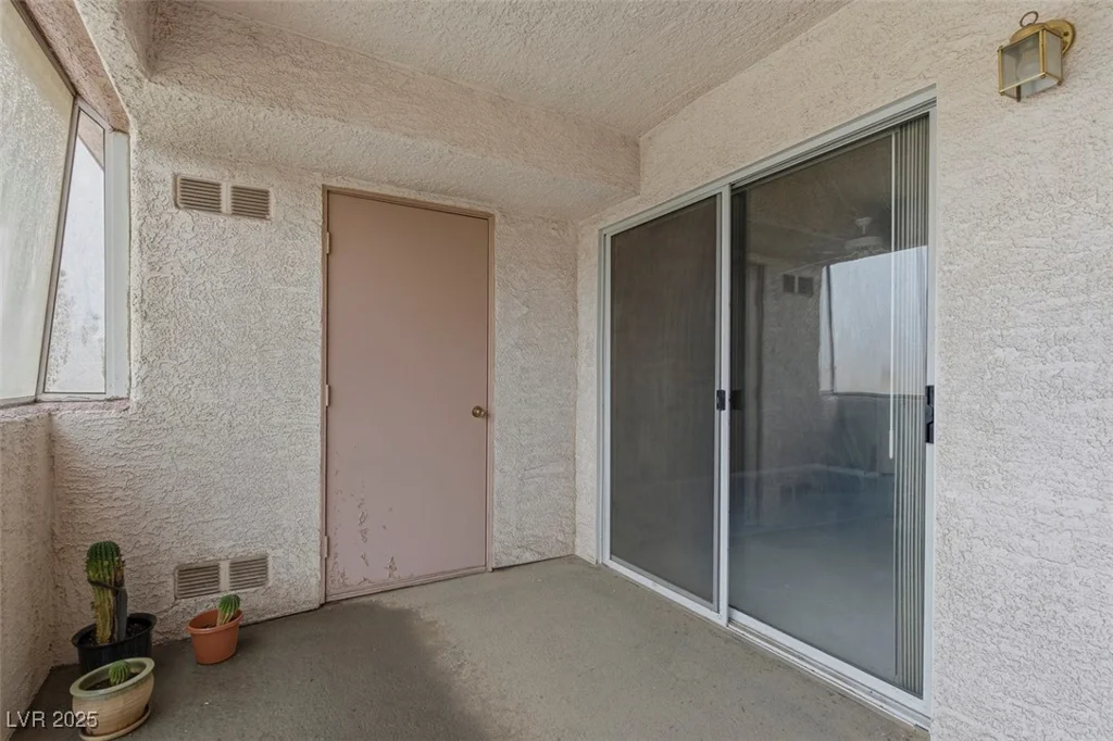4555 Sahara, Las Vegas, NV 89104