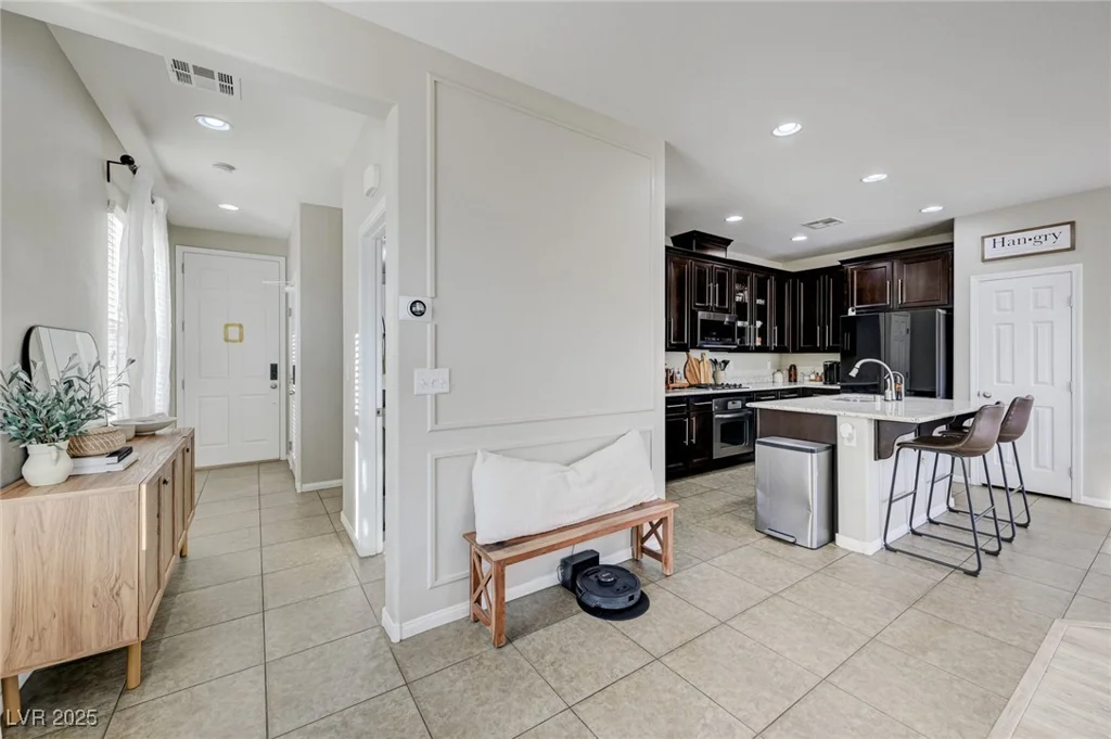 7497 Glimmering Sun, Las Vegas, NV 89178