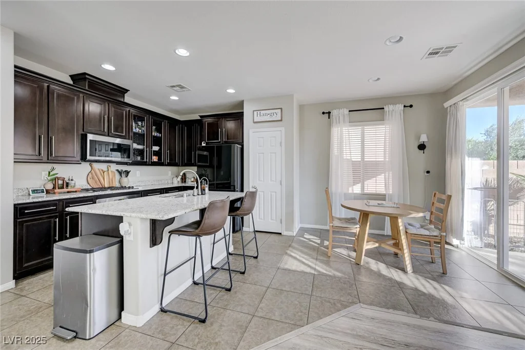 7497 Glimmering Sun, Las Vegas, NV 89178