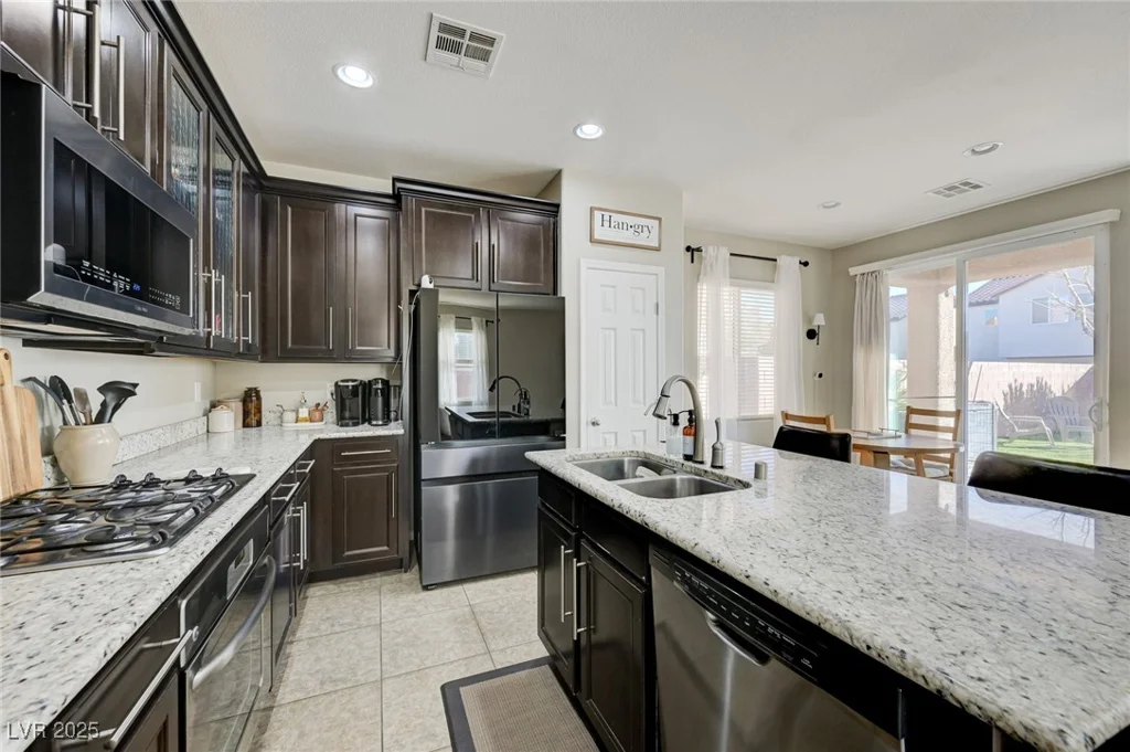 7497 Glimmering Sun, Las Vegas, NV 89178
