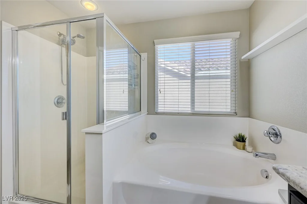 7497 Glimmering Sun, Las Vegas, NV 89178