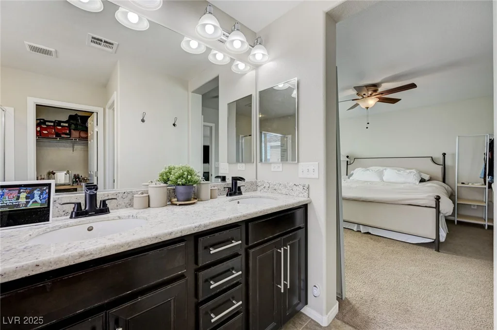 7497 Glimmering Sun, Las Vegas, NV 89178