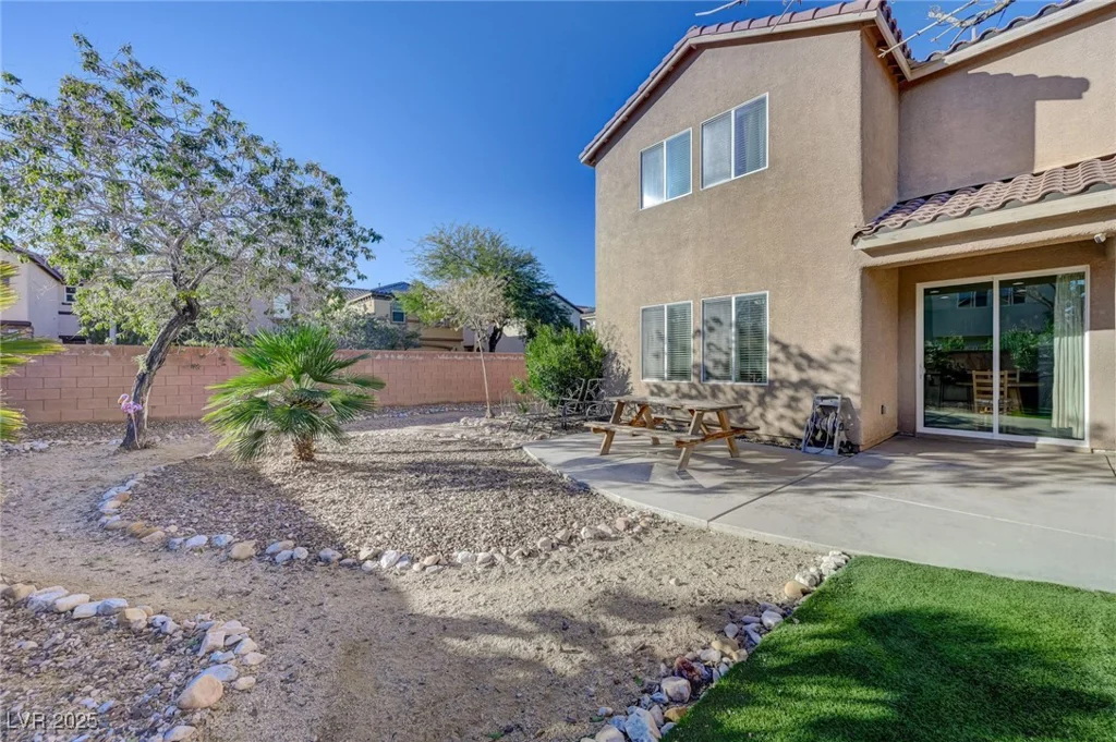 7497 Glimmering Sun, Las Vegas, NV 89178