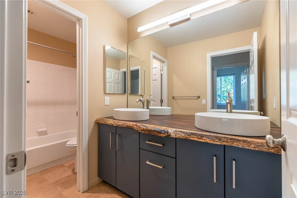 264 Chestnut Ridge, Henderson, NV 89012