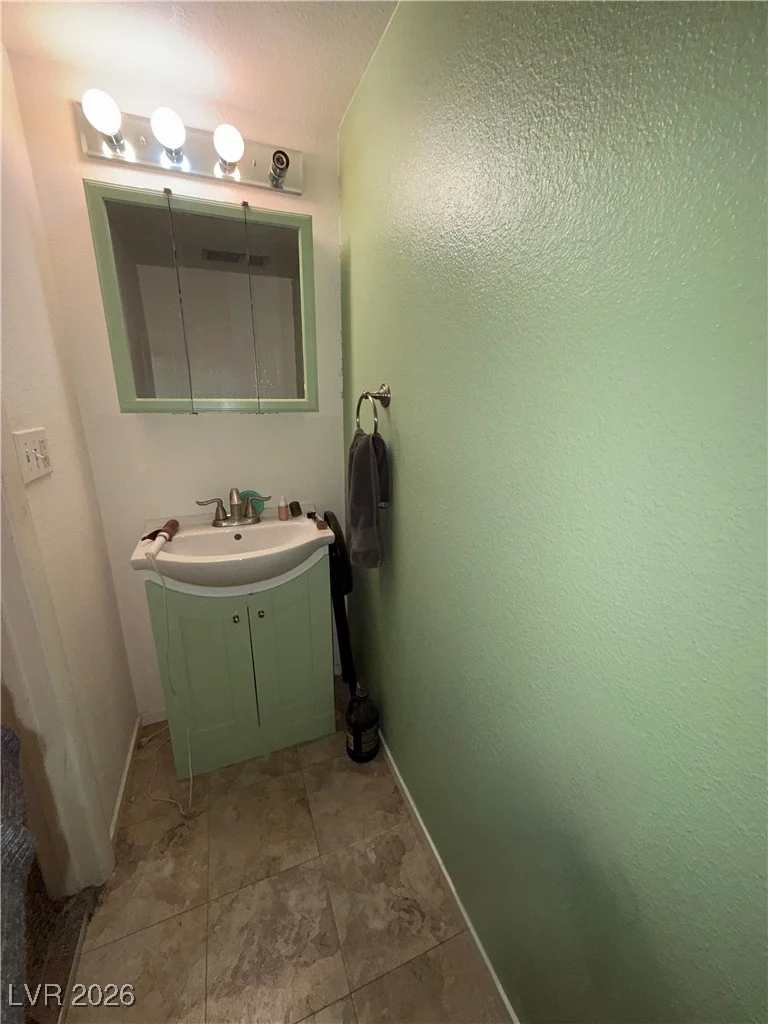 6120 Meadowhaven, Las Vegas, NV 89103