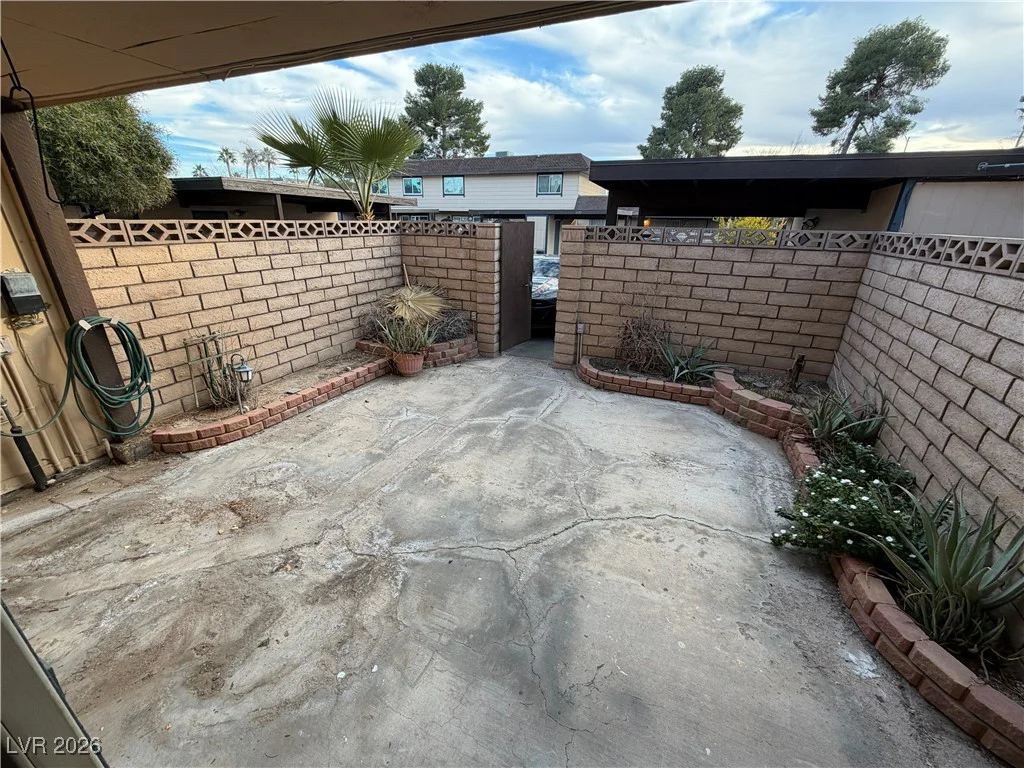 6120 Meadowhaven, Las Vegas, NV 89103